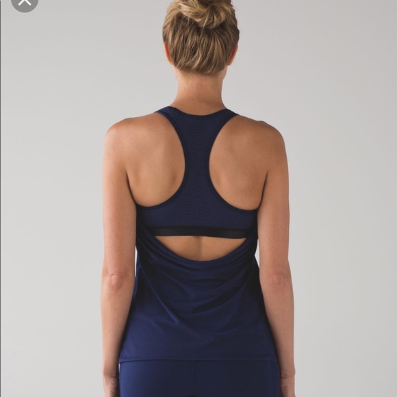 Mesh top w built in bra - Picture 2 of 4